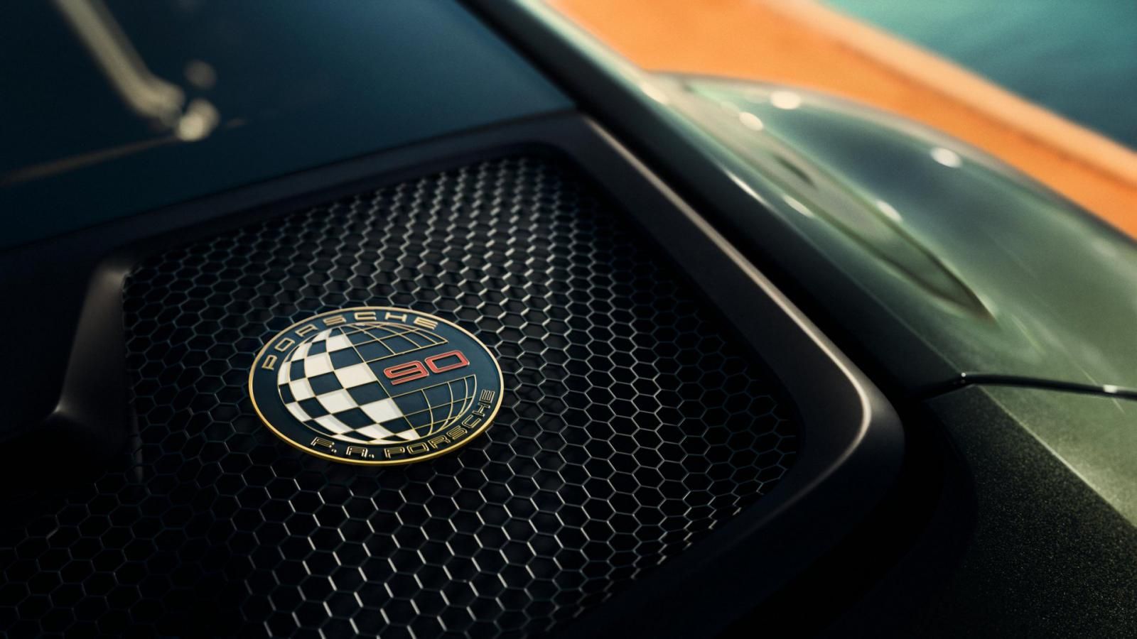 Η νέα Porsche 911 GT3 90 F. A. Porsche δεν είναι για πολλούς! 